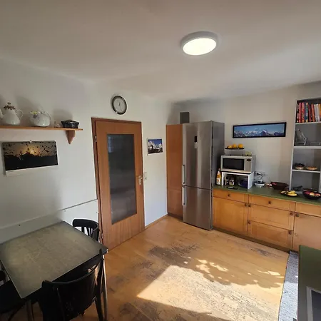 Cozy House With 2 Bedrooms *