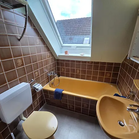 Cozy House With 2 Bedrooms Casa vacanze *